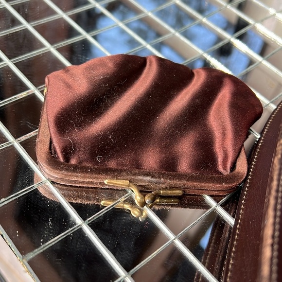 Bienen Davis Vintage Brown Leather Structured Snap Lock Closure Handbag - Picture 15 of 15